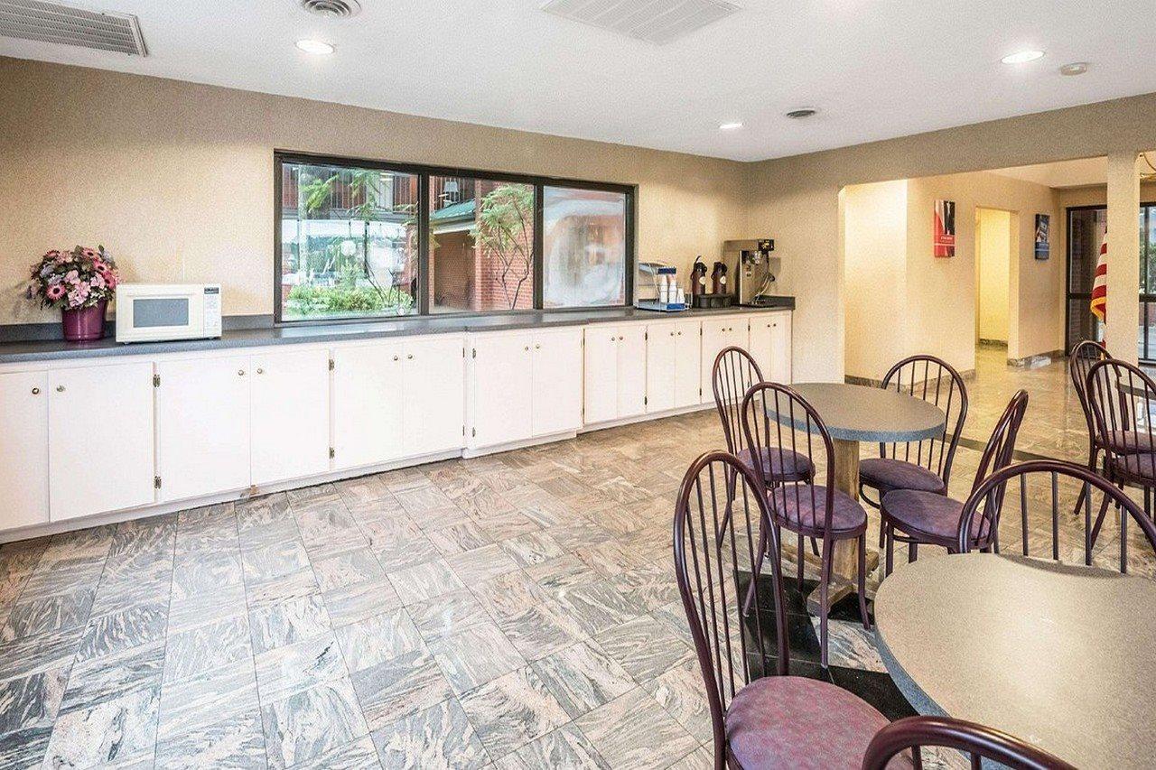 Studios And Suites 4 Less Emporia Εξωτερικό φωτογραφία