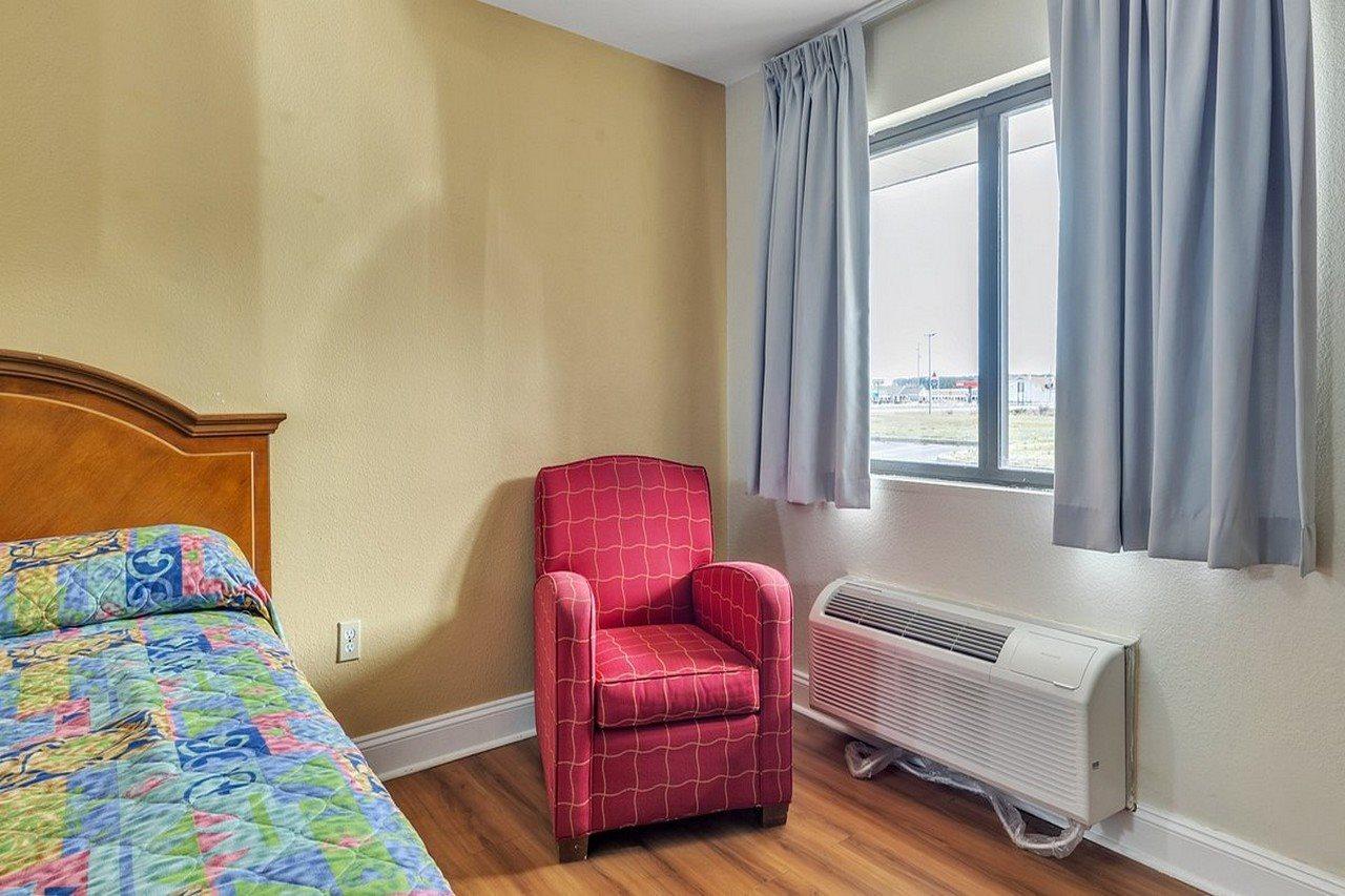 Studios And Suites 4 Less Emporia Εξωτερικό φωτογραφία